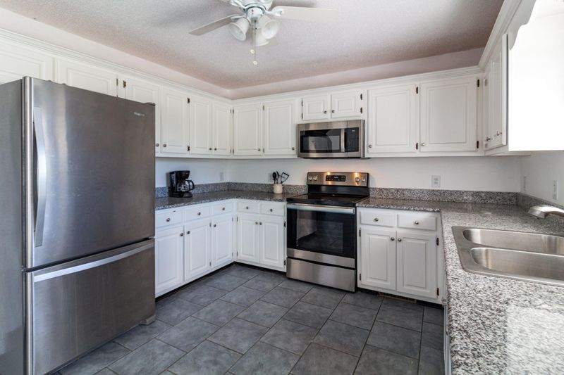 97 Bailie Ln, Chatsworth, GA 30705
