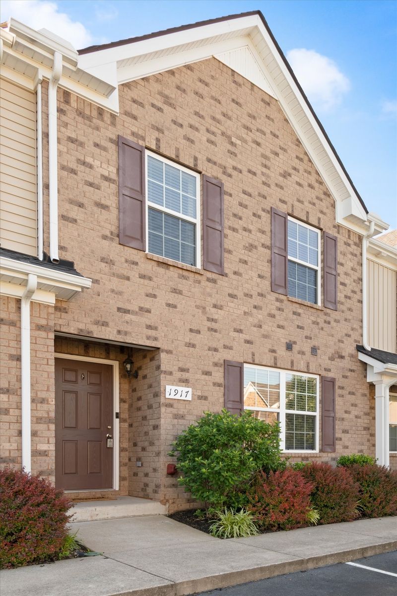 1917 Debonair Ln, Murfreesboro, TN 37128