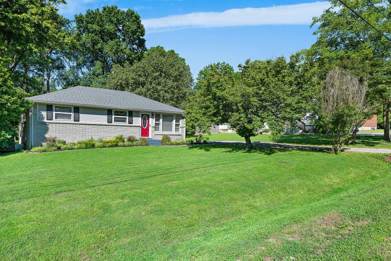 3805 Barlow Dr, Nashville, TN 37211