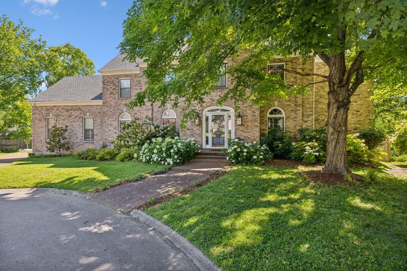 4249 Jamesborough Pl, Nashville, TN 37215