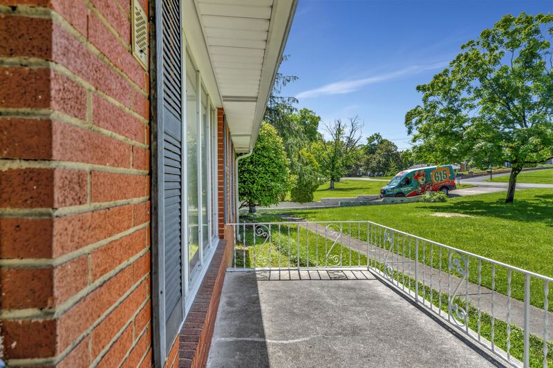 2036 Nora Ln, Hermitage, TN 37076