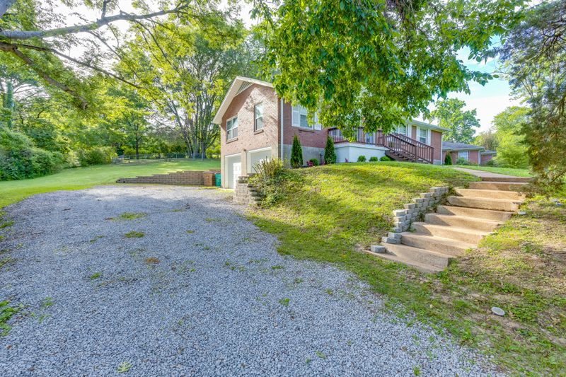 225 Bermuda Dr, Nashville, TN 37214