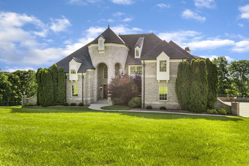 5537 Hawks Landing Dr, Arrington, TN 37014