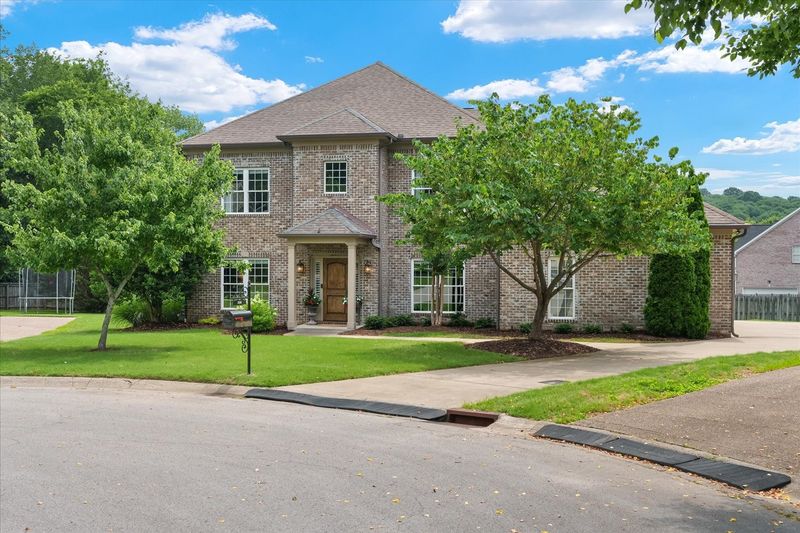 6500 Buttercup Dr, Nashville, TN 37221