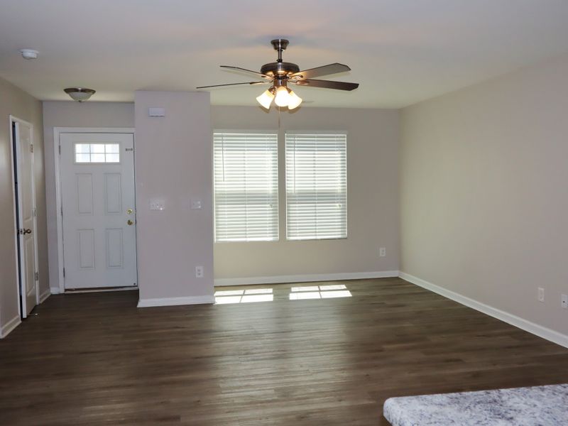 3763 Willow Creek Rd, Nashville, TN 37207