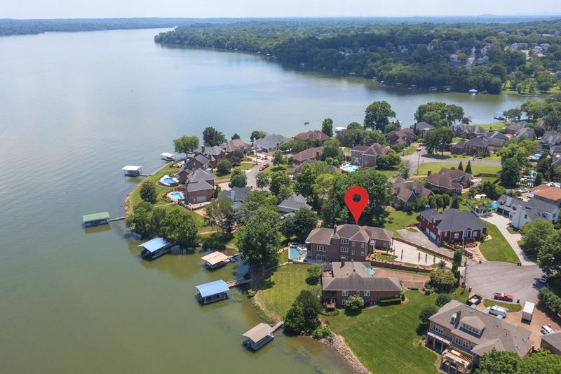 110 N Governors Cv, Hendersonville, TN 37075