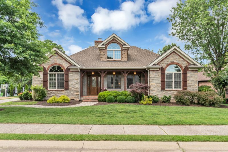 213 Camille Victoria Ct, Mount Juliet, TN 37122