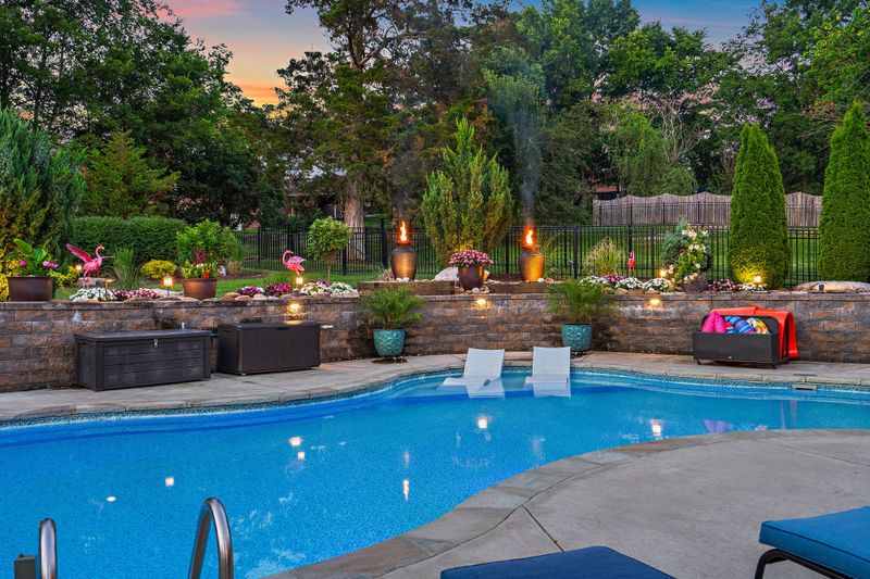 2213 Maple Grove Ln, Nashville, TN 37211