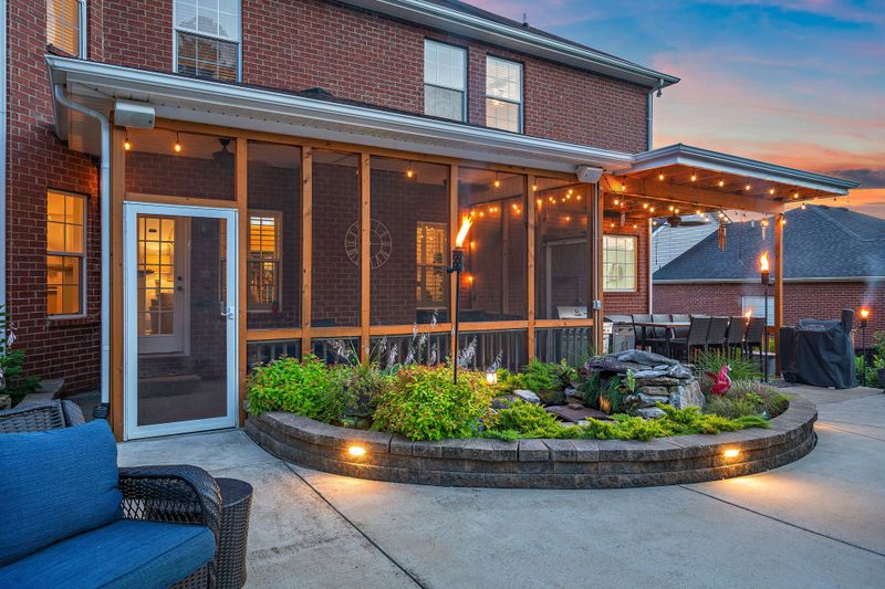 2213 Maple Grove Ln, Nashville, TN 37211