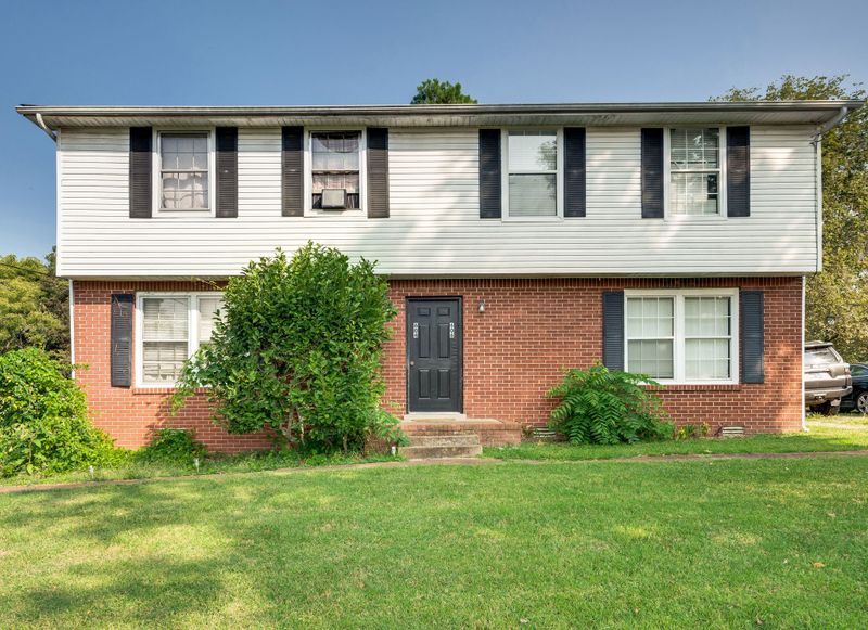 604 Mcpherson Ct S, Nashville, TN 37221