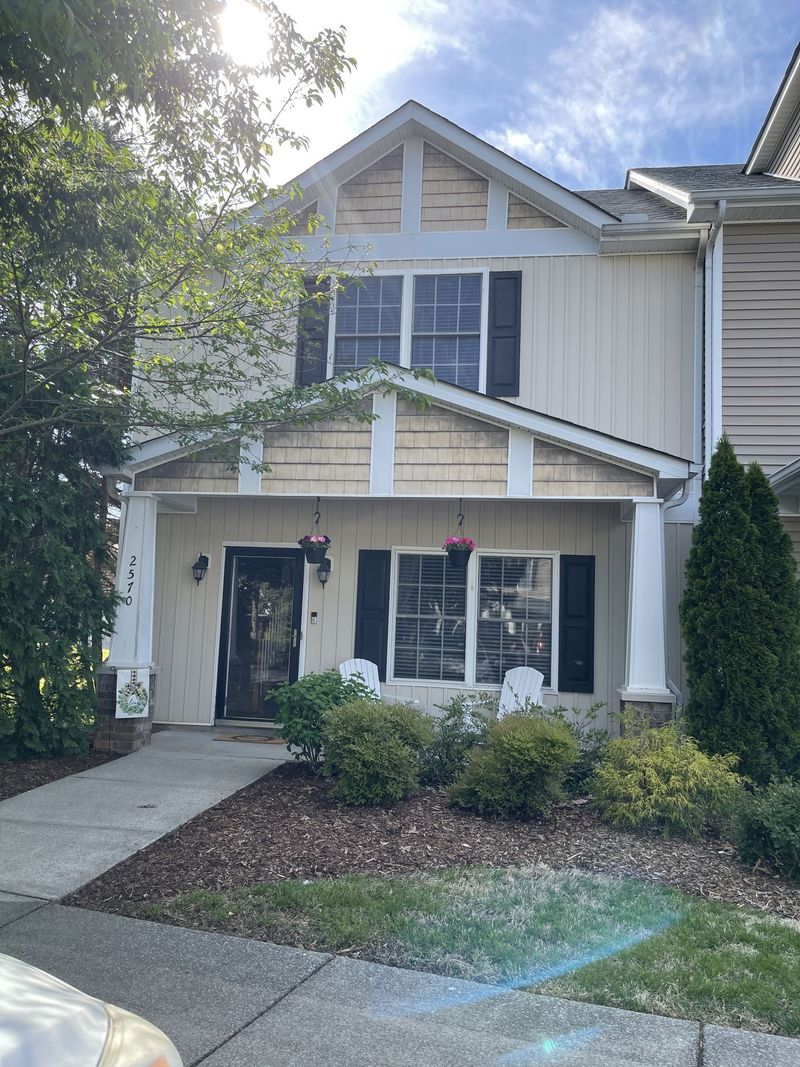 2570 New Holland Cir, Murfreesboro, TN 37128