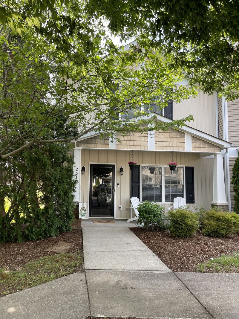 2570 New Holland Cir, Murfreesboro, TN 37128