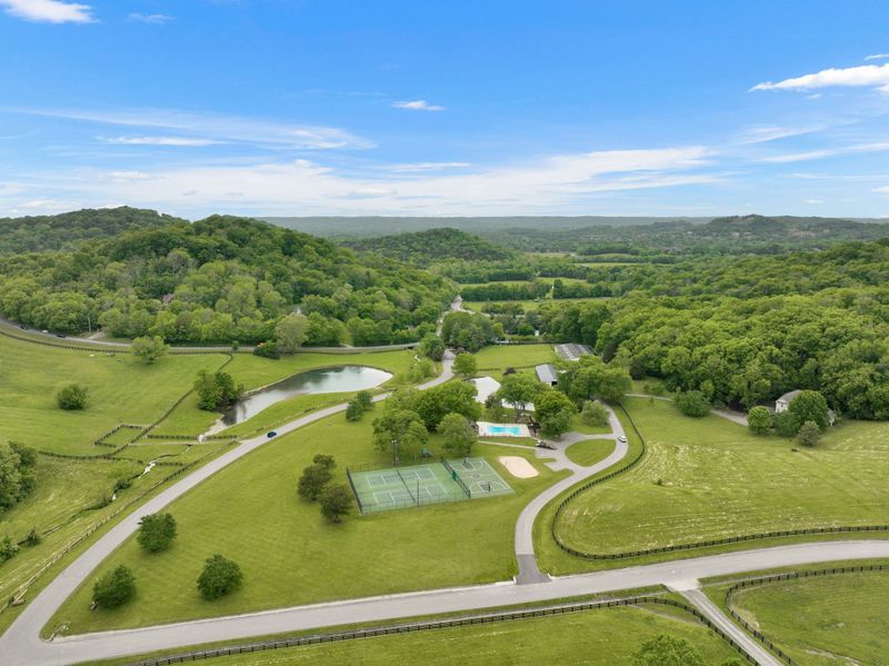 2048 Lynnwood Dr, Franklin, TN 37069