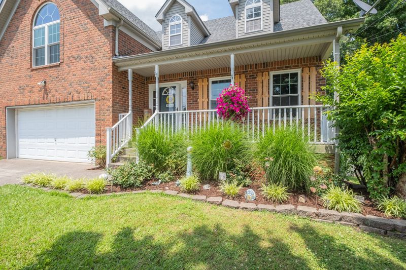 1040 Windtree Trce, Mount Juliet, TN 37122