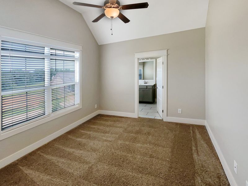 906 Stovers Gln, Murfreesboro, TN 37128