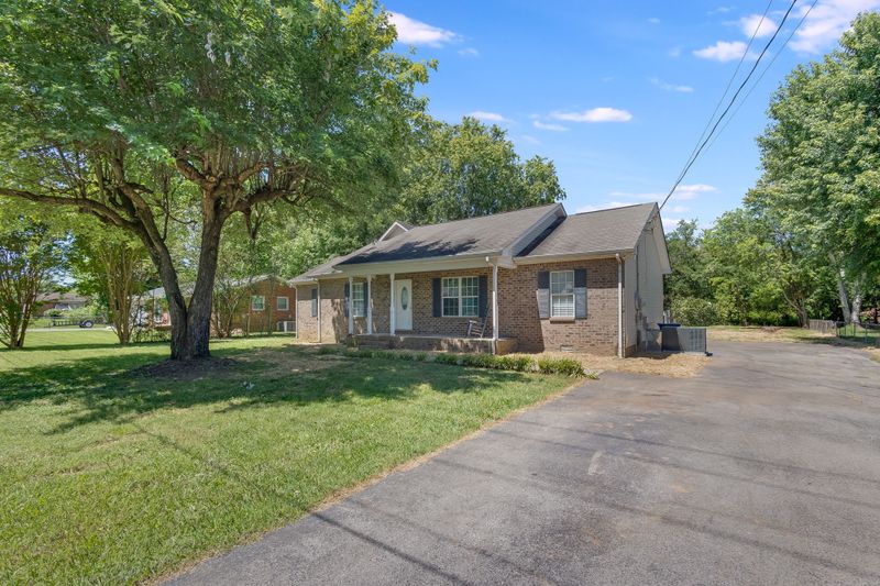 2926 Greenview Dr, Murfreesboro, TN 37128