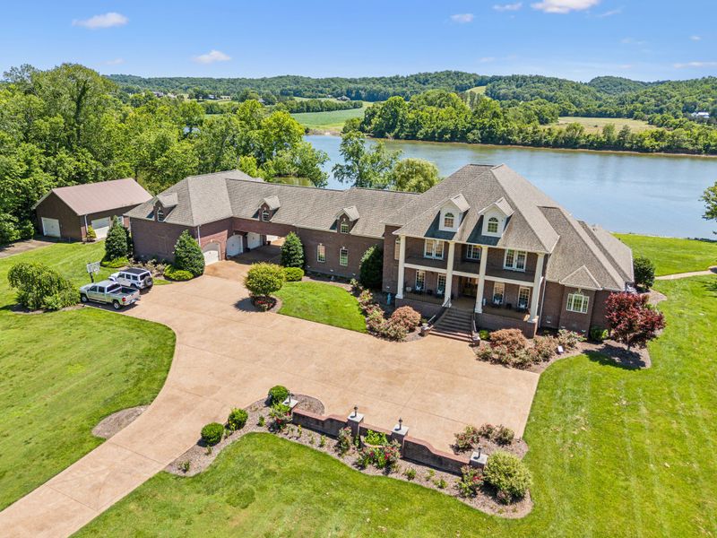 6035 River Trce, Nashville, TN 37218