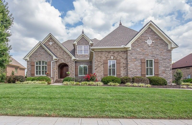 1245 Chloe Dr, Gallatin, TN 37066