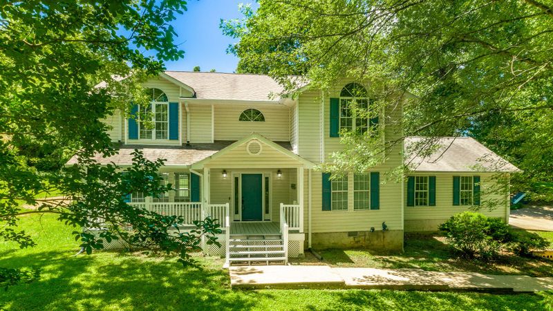 65 Tripp Ln, Trenton, GA 30752