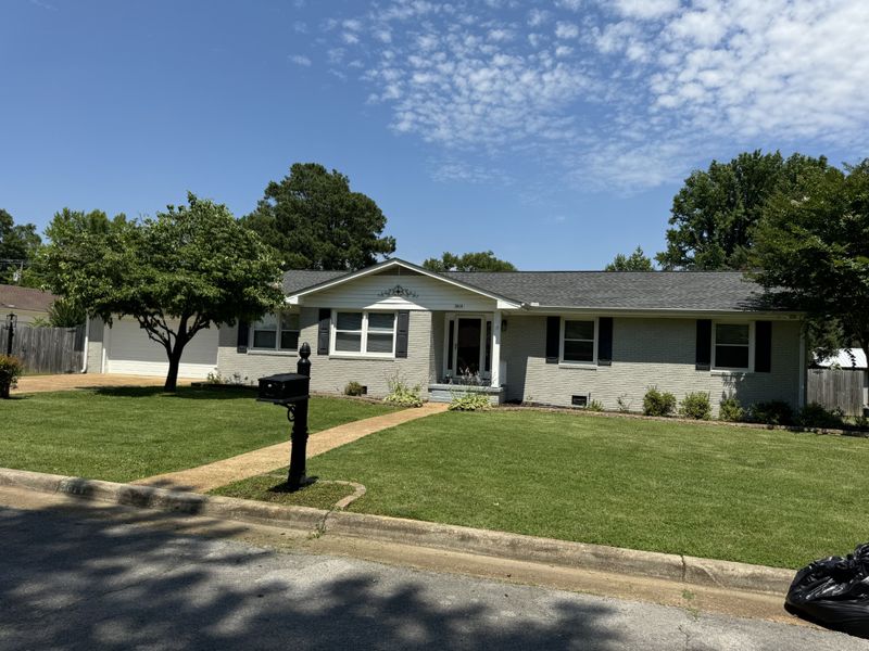 3614 Lipscomb Dr, Florence, AL 35633