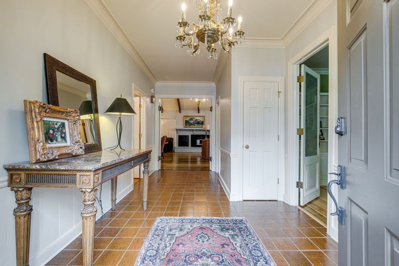 802 Greenbrier Dr, Murfreesboro, TN 37130