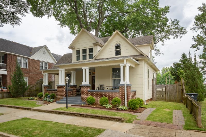 518 E Tombigbee St, Florence, AL 35630