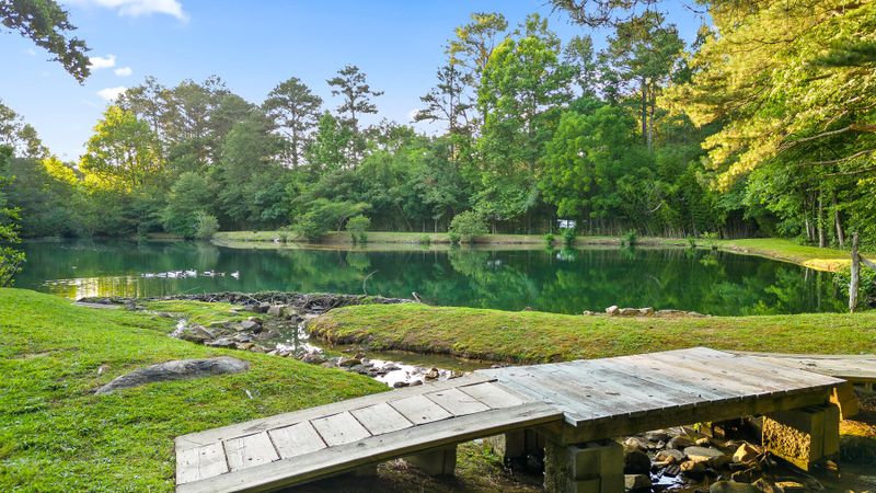 2833 S Pinelake Dr, Dalton, GA 30721