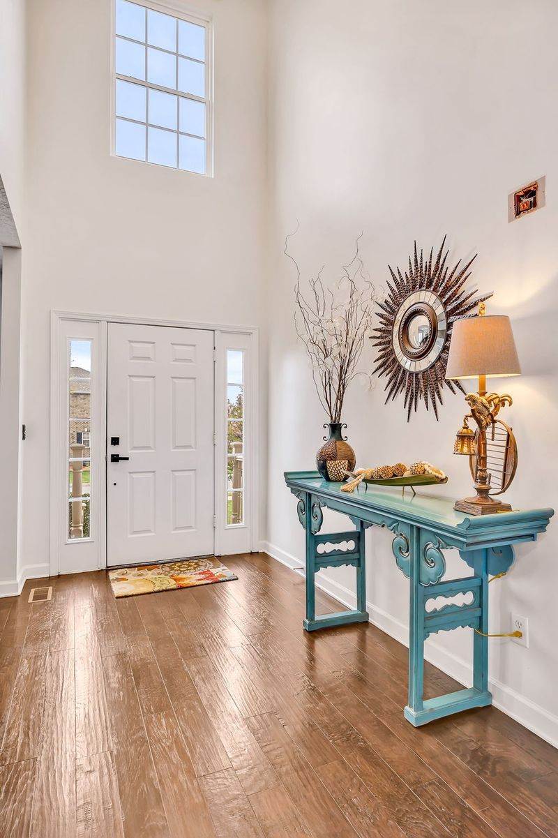 8011 Streamside Dr, Mount Juliet, TN 37122