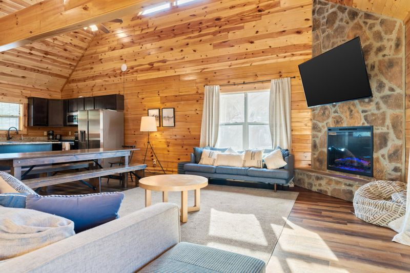 2162 Bear Haven Way, Sevierville, TN 37876