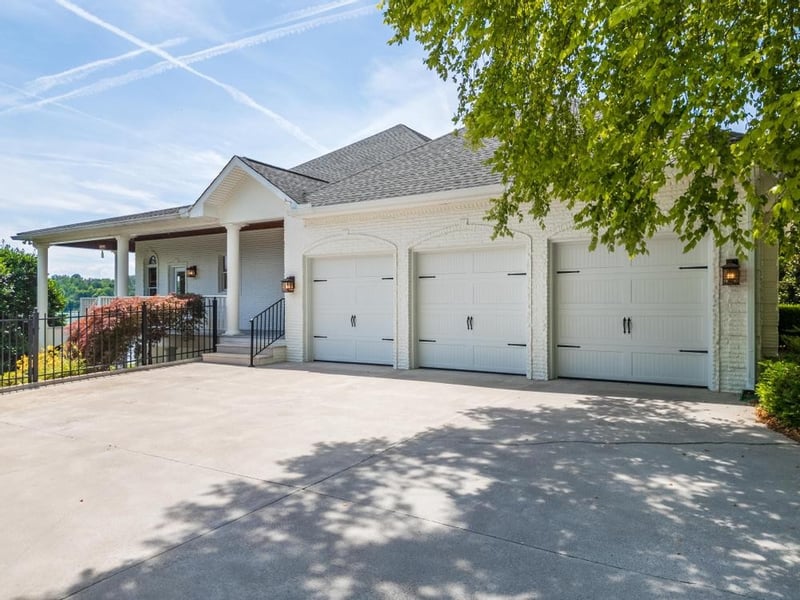 115 Blue Herron Dr, Lenoir City, TN 37772