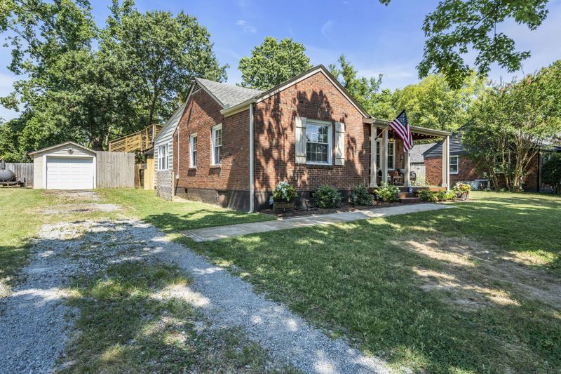 1518 Preston Dr, Nashville, TN 37206