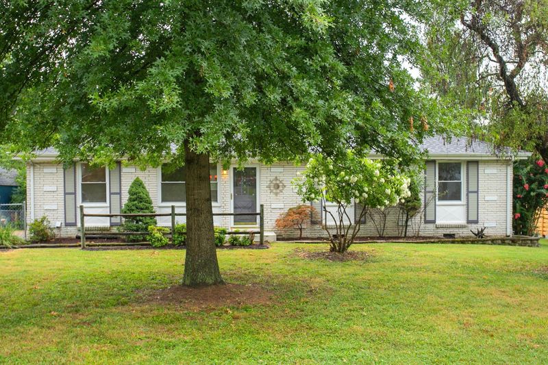2805 Barclay Dr, Nashville, TN 37206