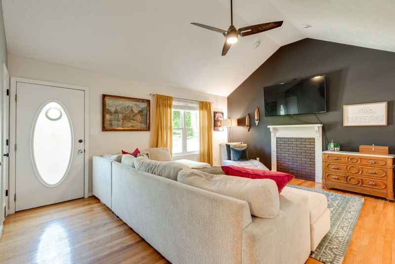 580 Middle View Dr, Ringgold, GA 30736
