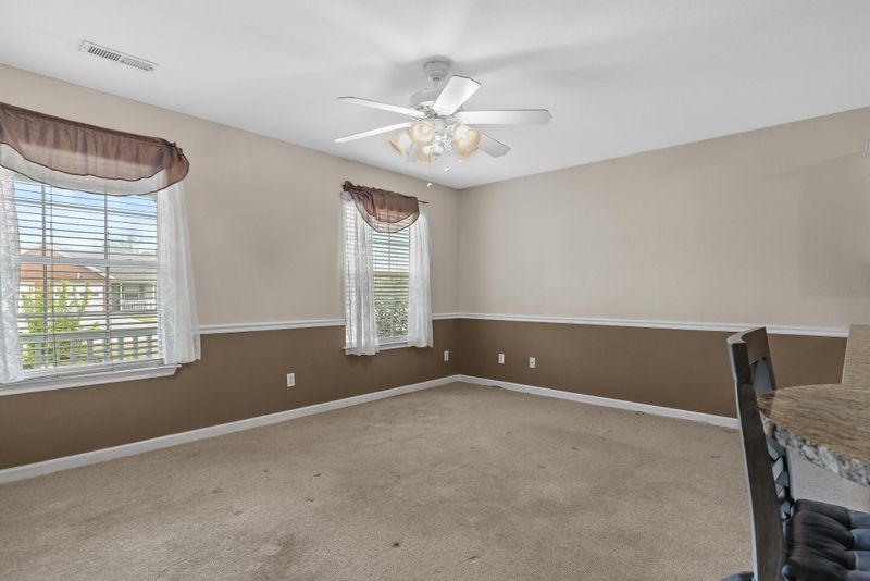 80 Flagstone Dr, Rossville, GA 30741