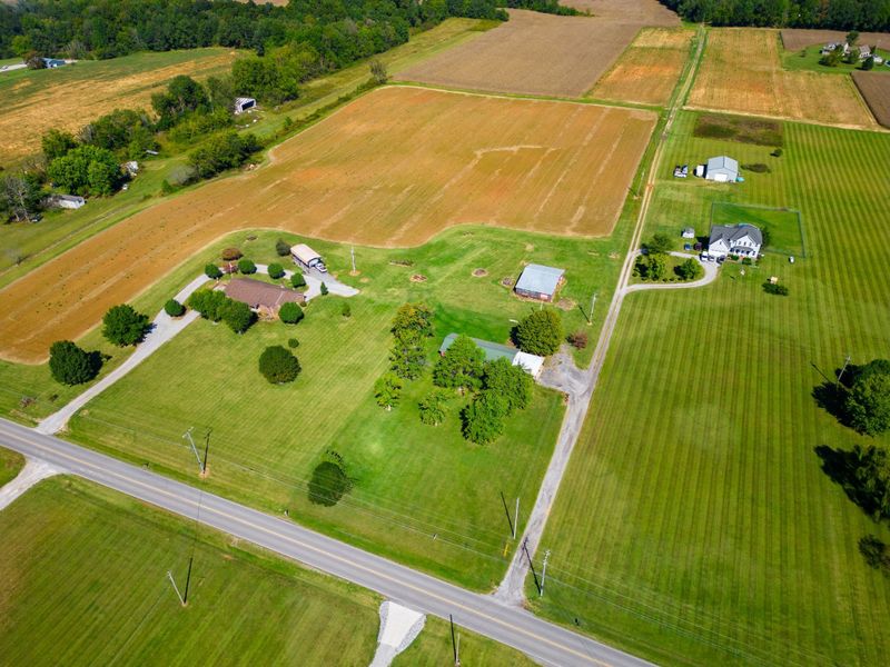 2750 Kinneys Rd, Cedar Hill, TN 37032