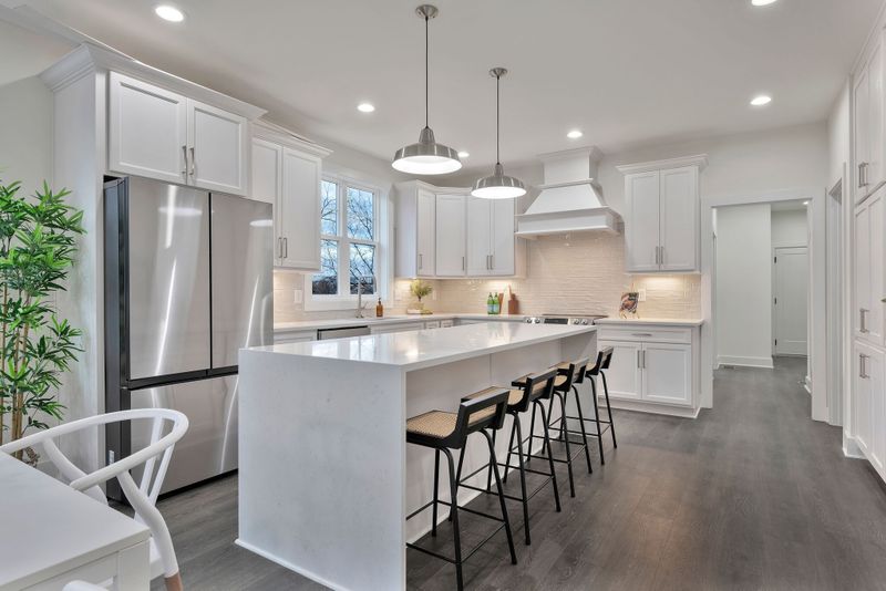 211 Queen Ave #A, Nashville, TN 37207