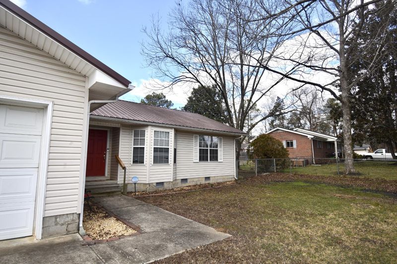 90 Cedar Ln, Trenton, GA 30752