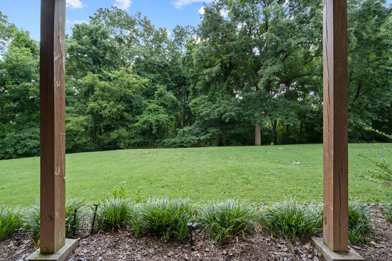 812 Beazer Ln, Antioch, TN 37013