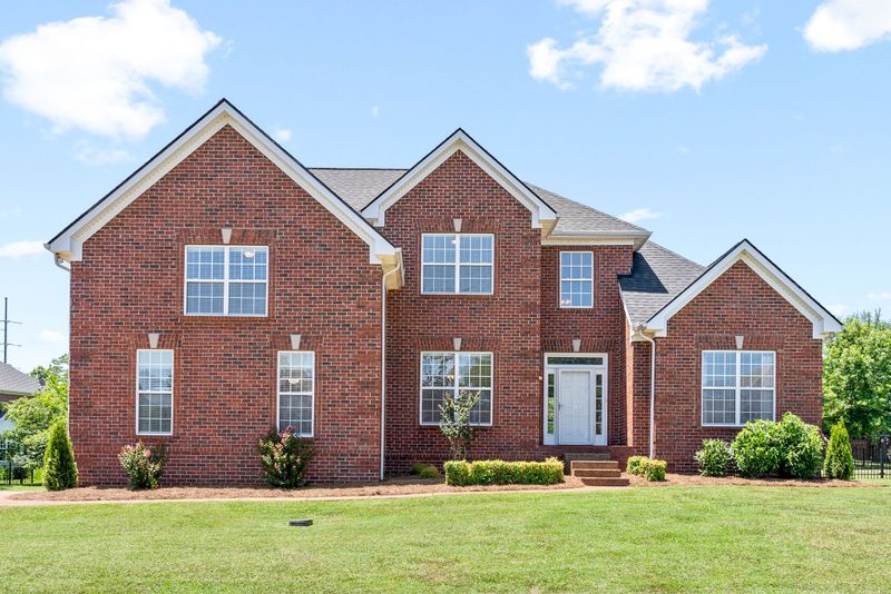 104 Clairmonte Ln, Hendersonville, TN 37075