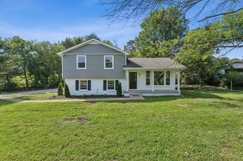131 Two Valley Rd, Hendersonville, TN 37075