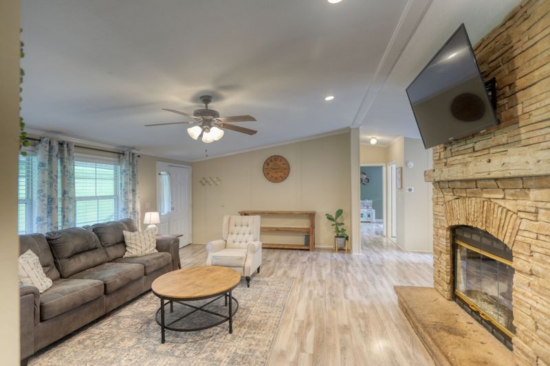 1009 Phillip Dr, Portland, TN 37148