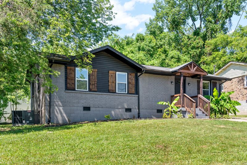 600 Maclaurin Ct, Nashville, TN 37207