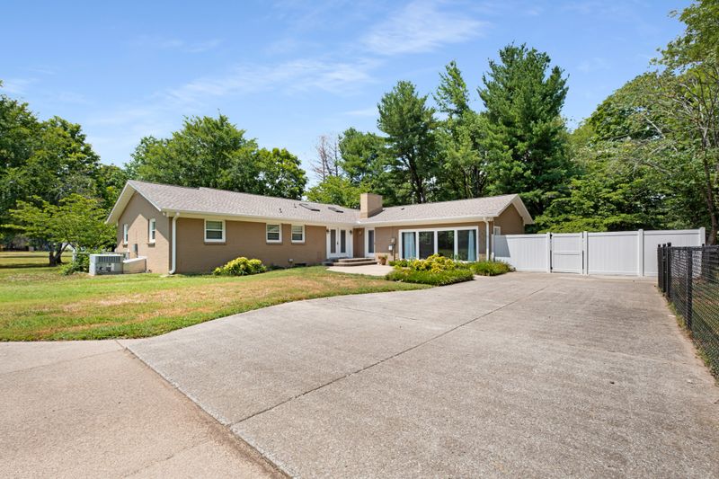 2564 Pitts Ln, Murfreesboro, TN 37130
