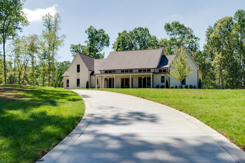 6033 Stone Cliff Ln, Franklin, TN 37064