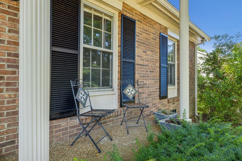 820 Harpeth Bend Dr, Nashville, TN 37221