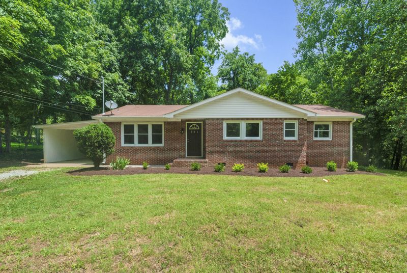 301 General Roberts Dr, Columbia, TN 38401