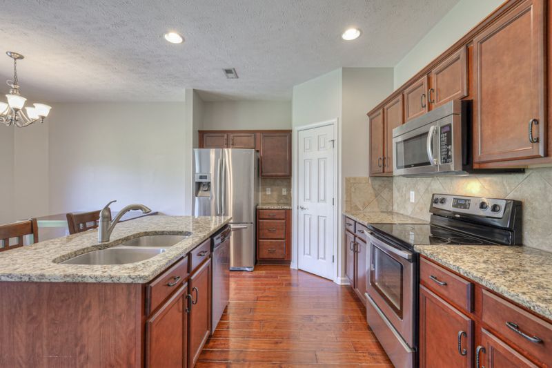 111 Cattail Ln, Hendersonville, TN 37075