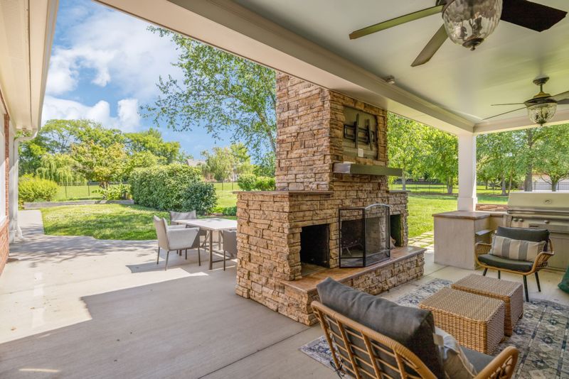 200 Eiderdown Dr, Franklin, TN 37064