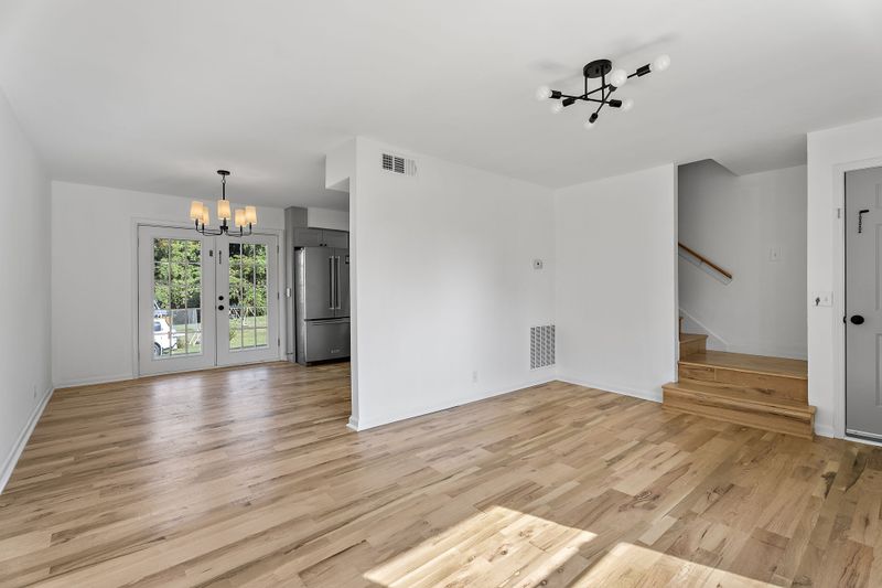 713 Mcpherson Dr, Nashville, TN 37221