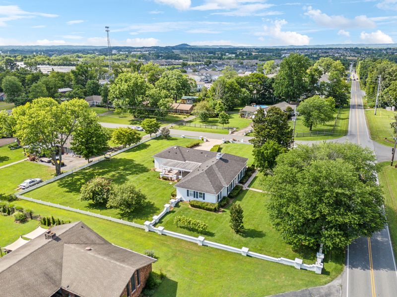 1801 W Lori Lee Dr, Gallatin, TN 37066